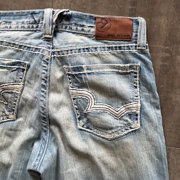 Men's Big Star Pioneer Boot Cut Faded Blue Jeans w/Factory Distressing - Picture 3 of 6